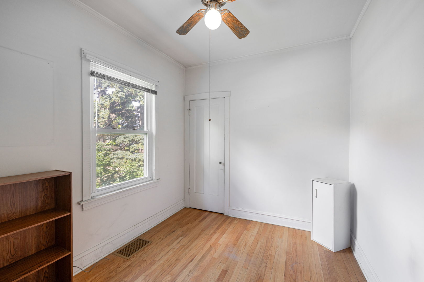 4030 Vernon Avenue Property Photo 8