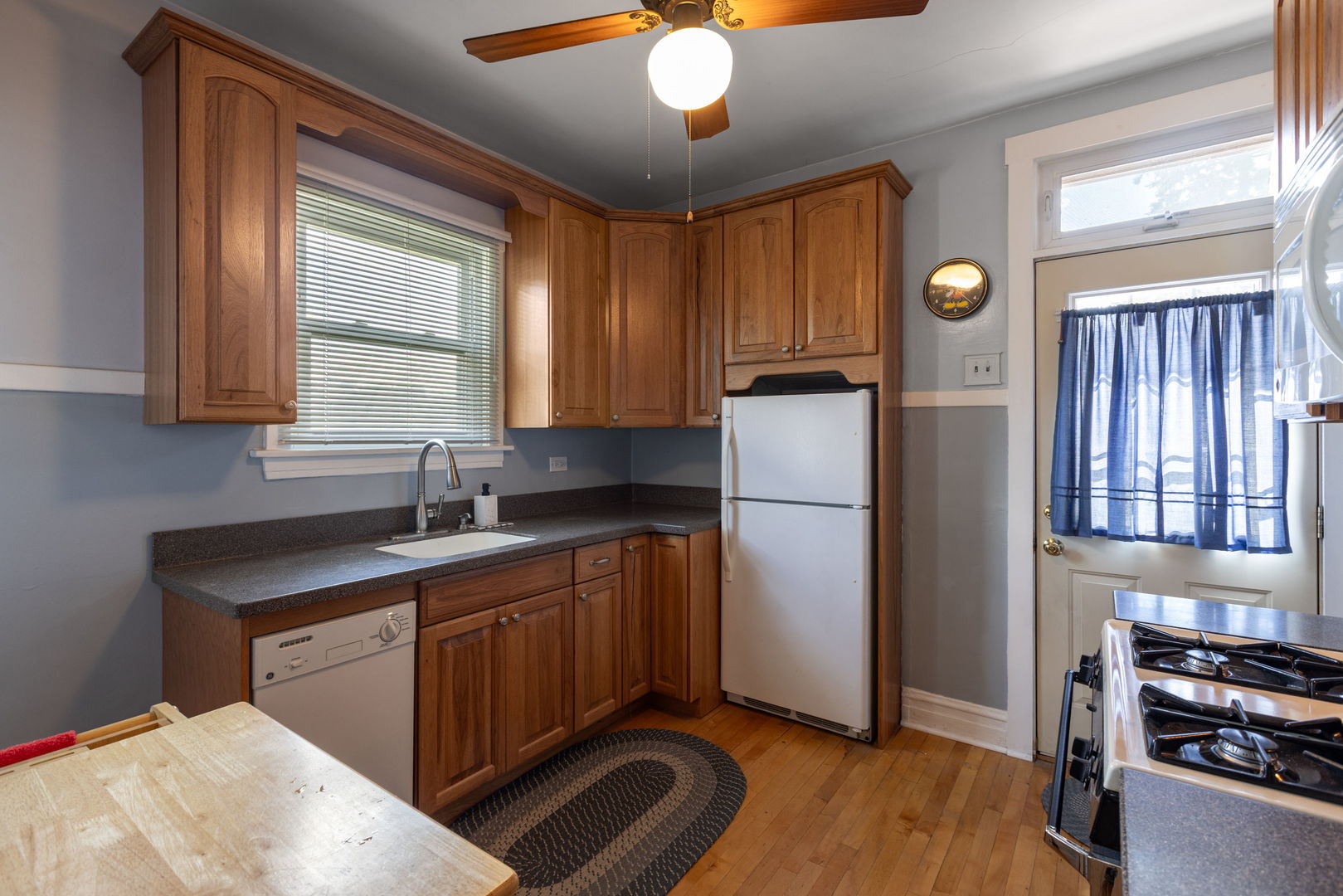 4030 Vernon Avenue Property Photo 10