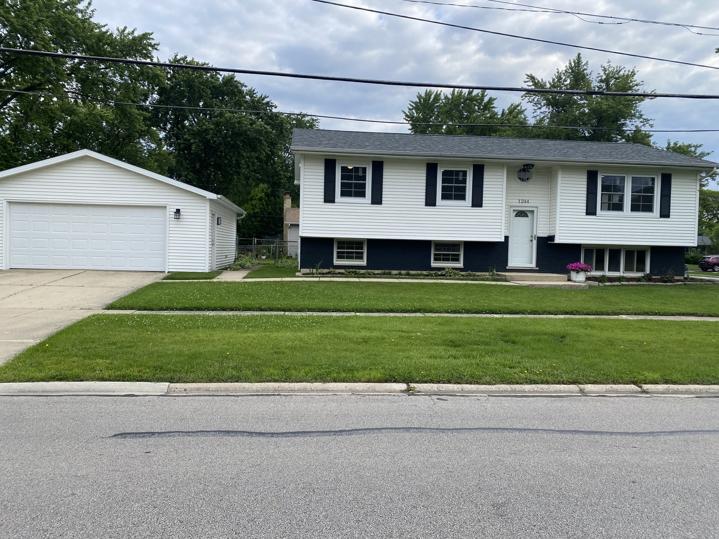 1244 Walnut Avenue Property Photo 2