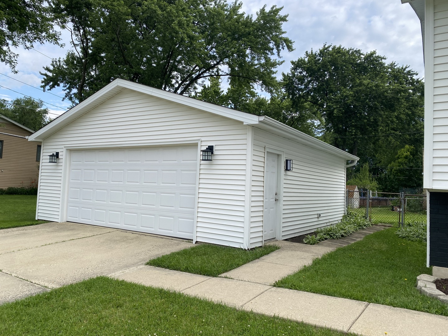 1244 Walnut Avenue Property Photo 3