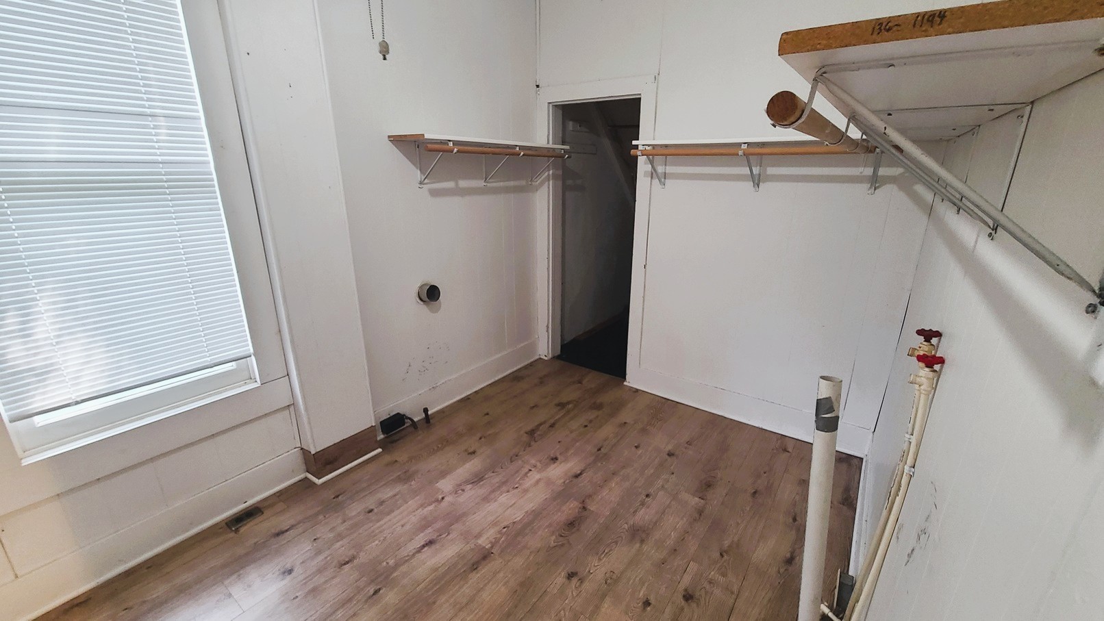 1826 W 1st Street Property Photo 8