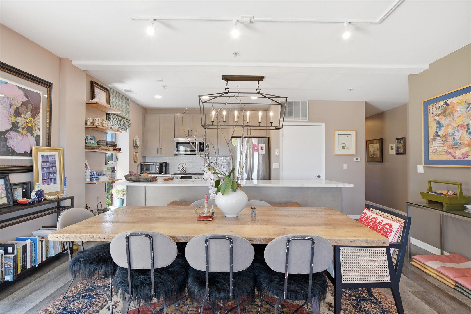 1222 Chicago Avenue 703 Property Photo 4