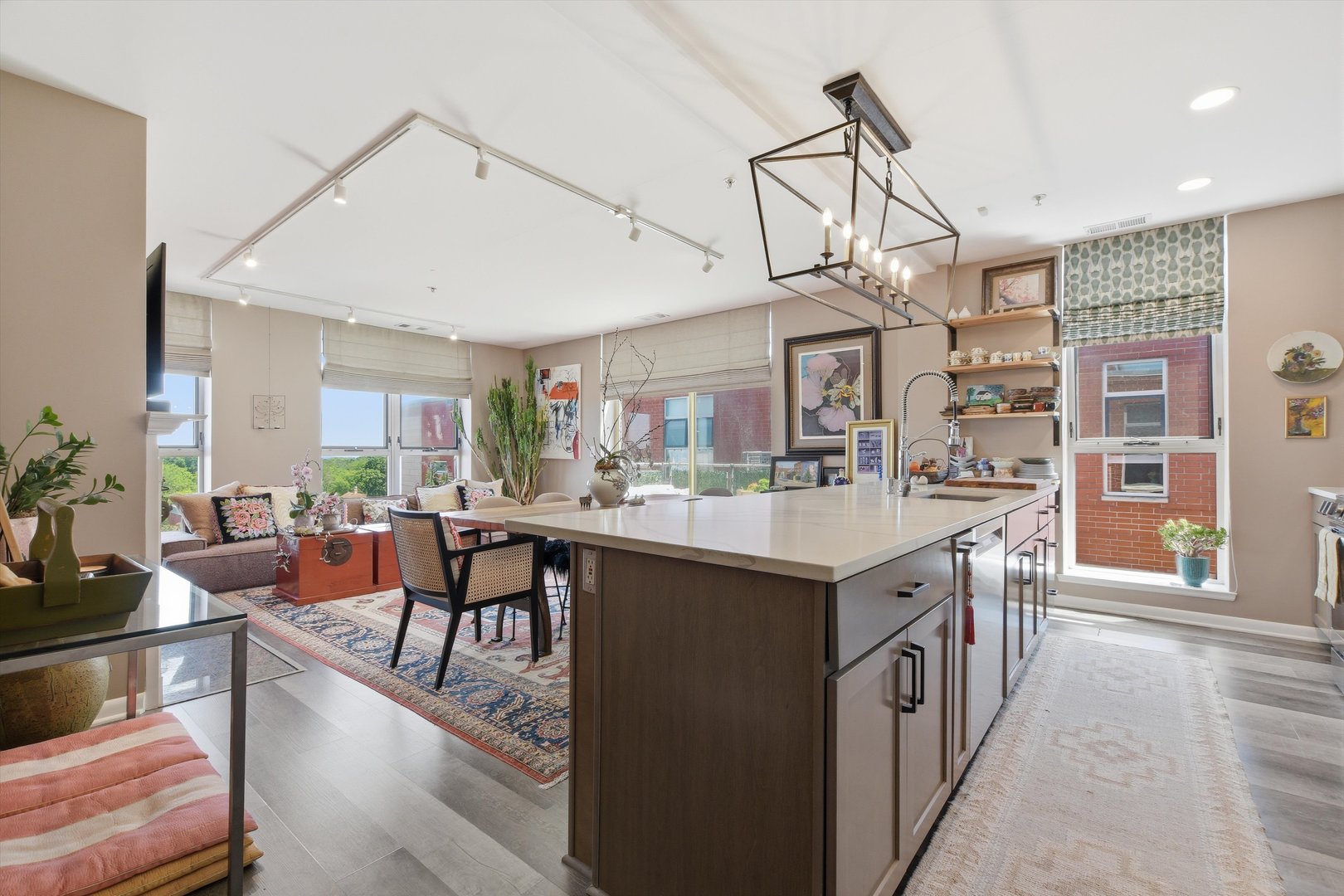 1222 Chicago Avenue 703 Property Photo 5