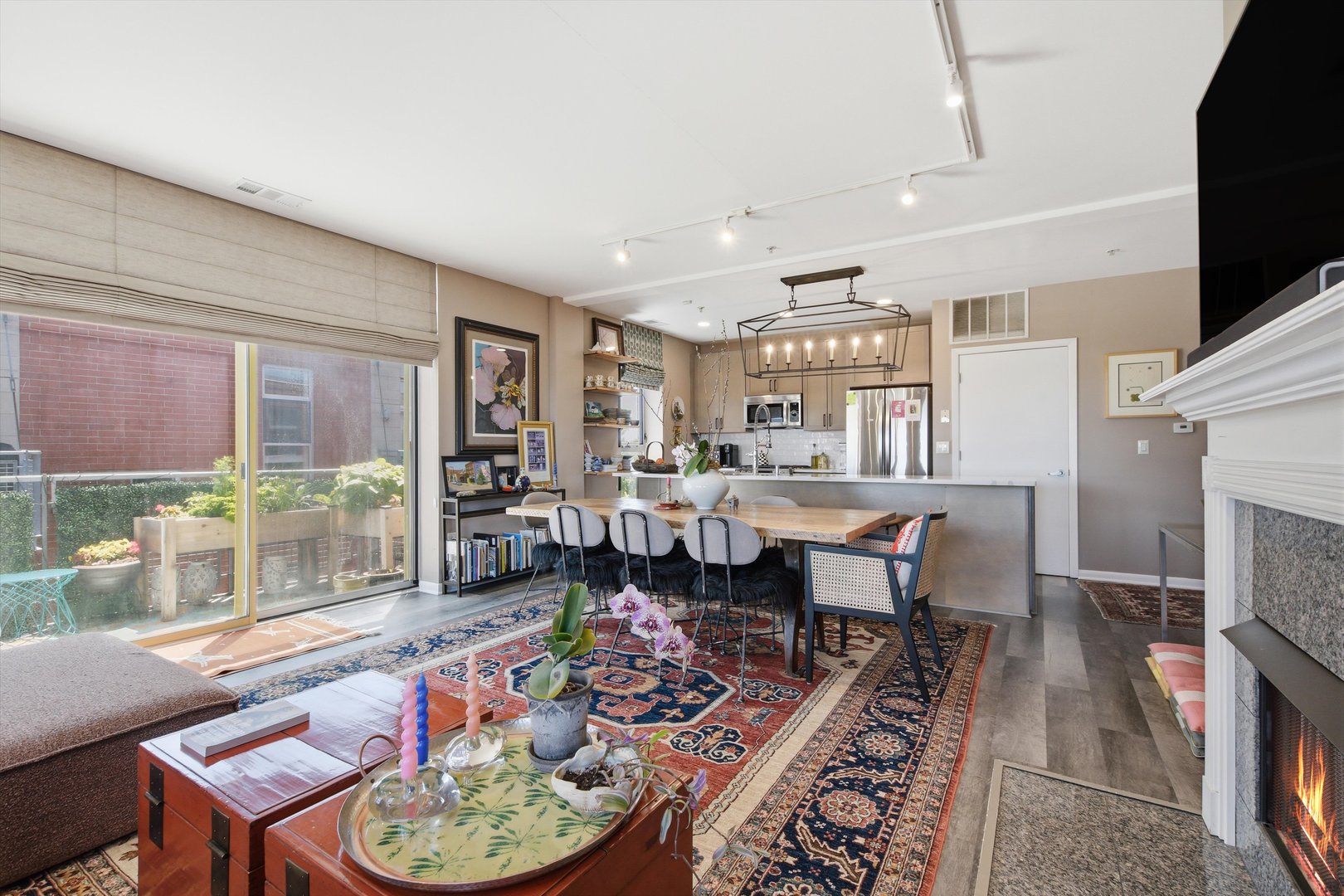 1222 Chicago Avenue 703 Property Photo 7