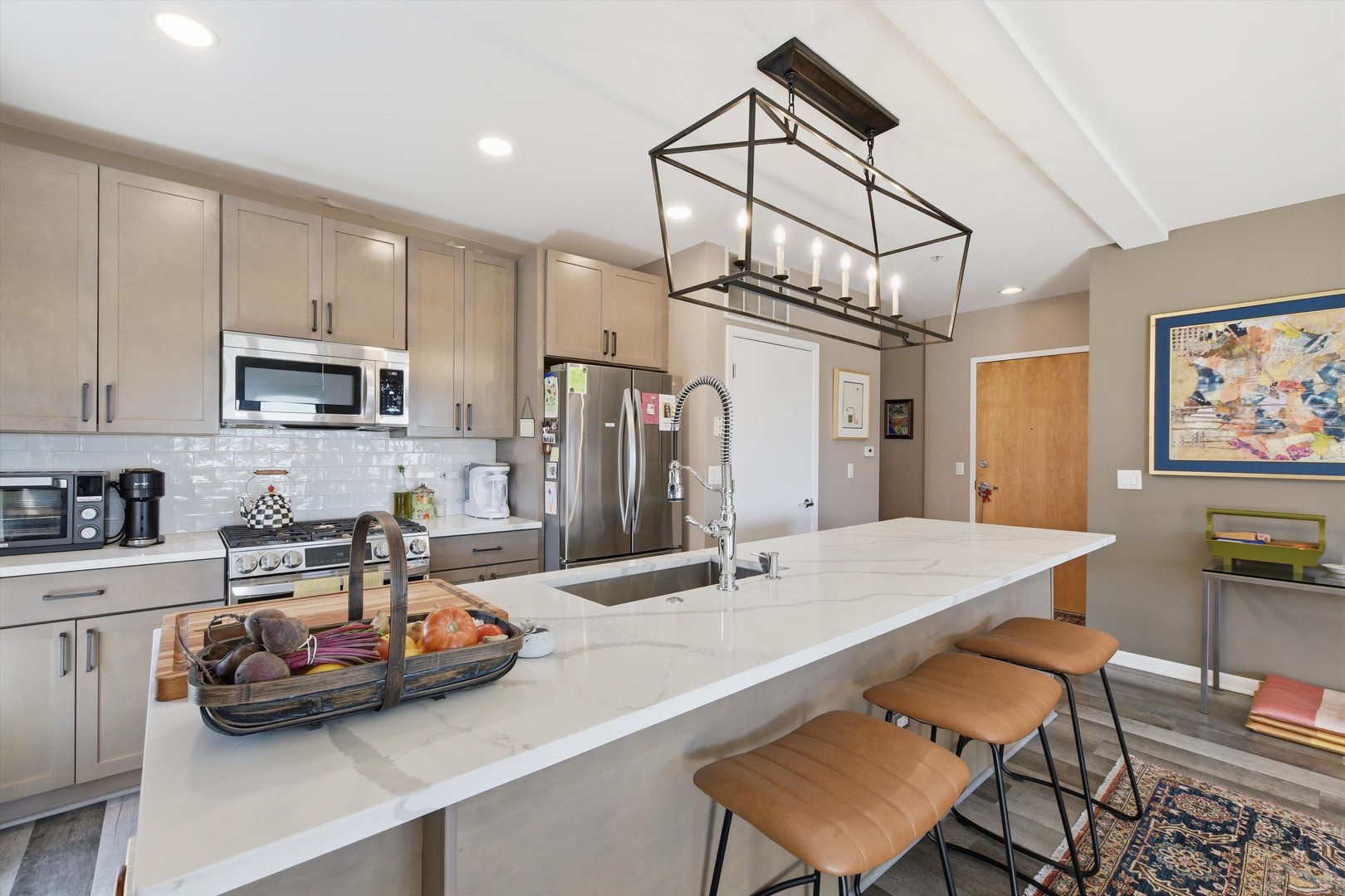 1222 Chicago Avenue 703 Property Photo 8