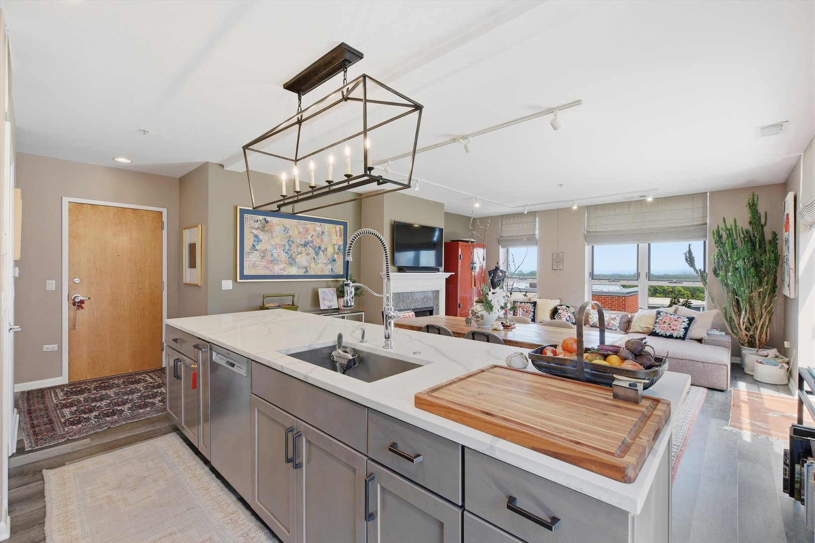 1222 Chicago Avenue 703 Property Photo 10
