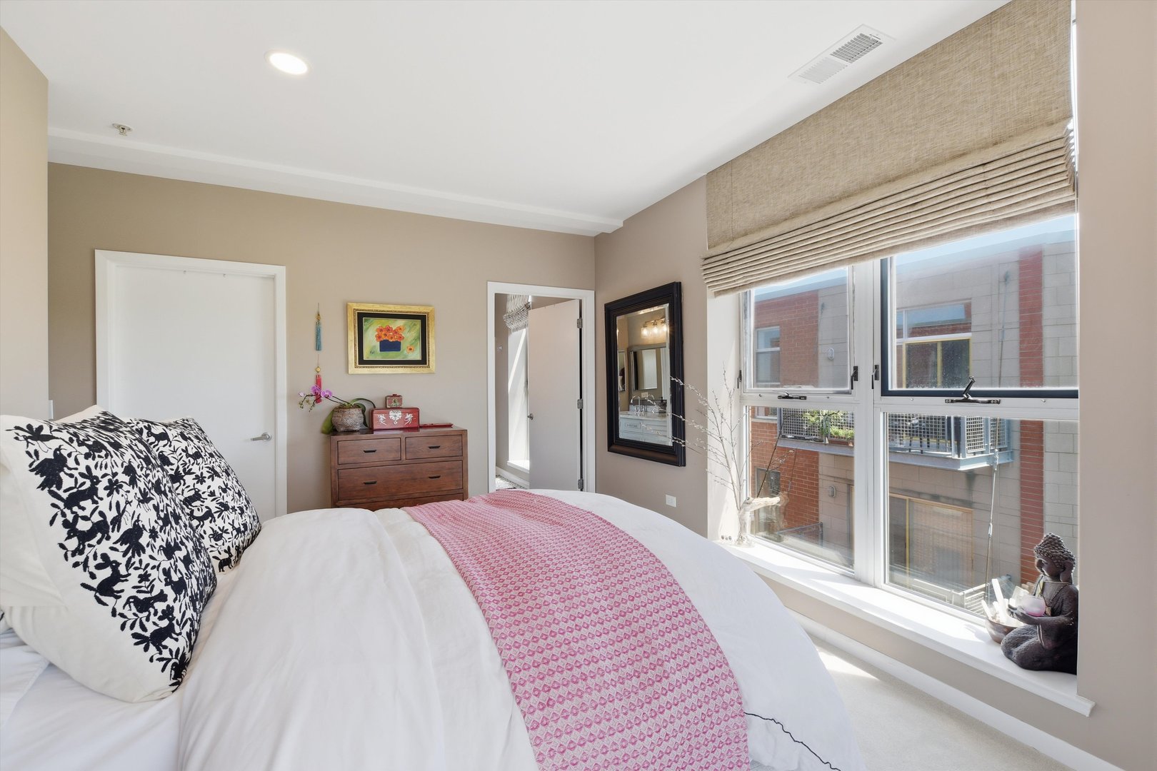 1222 Chicago Avenue 703 Property Photo 13