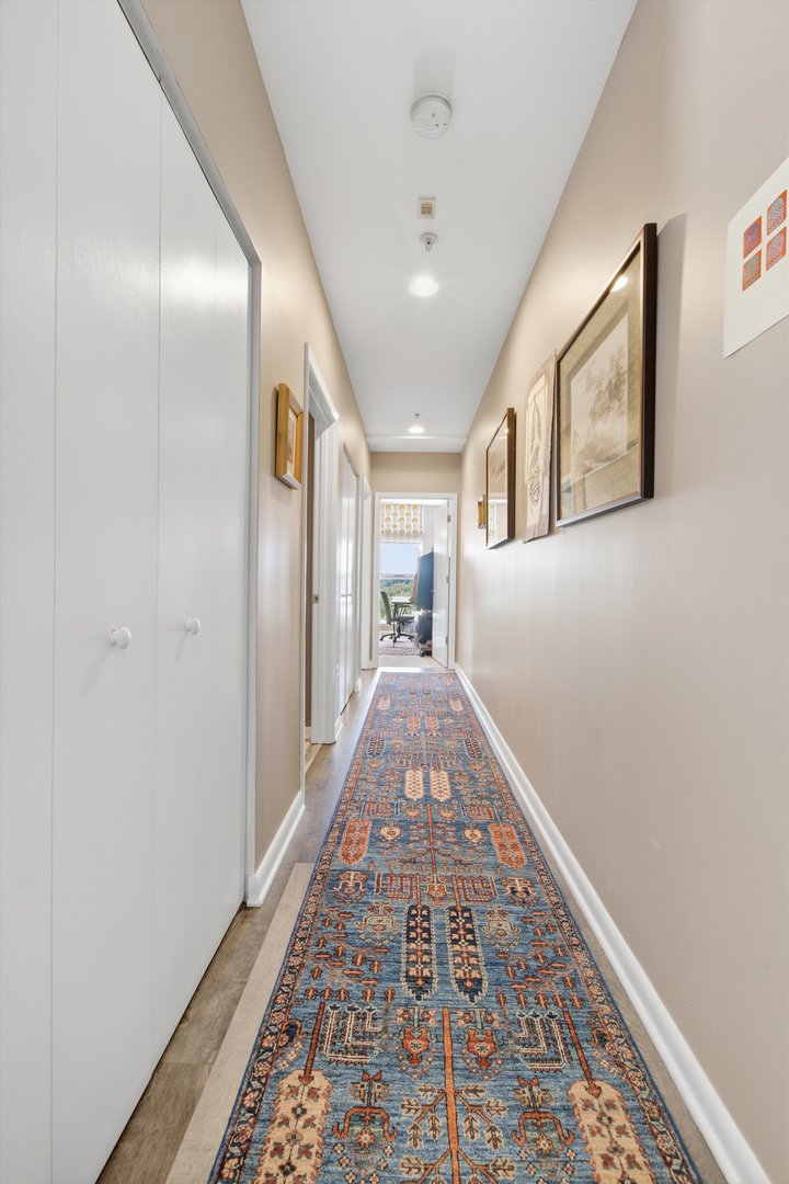 1222 Chicago Avenue 703 Property Photo 20