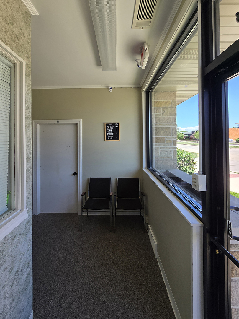38 N Broadway Street Property Photo 6