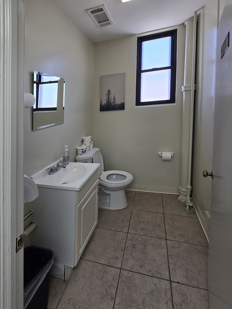 38 N Broadway Street Property Photo 11