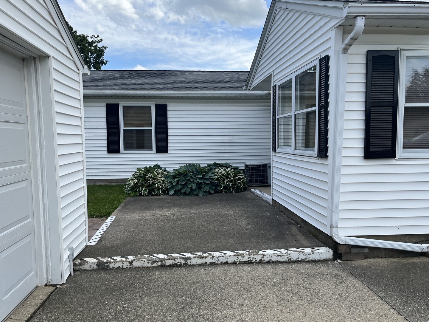 526 Edwards Street Property Photo 4
