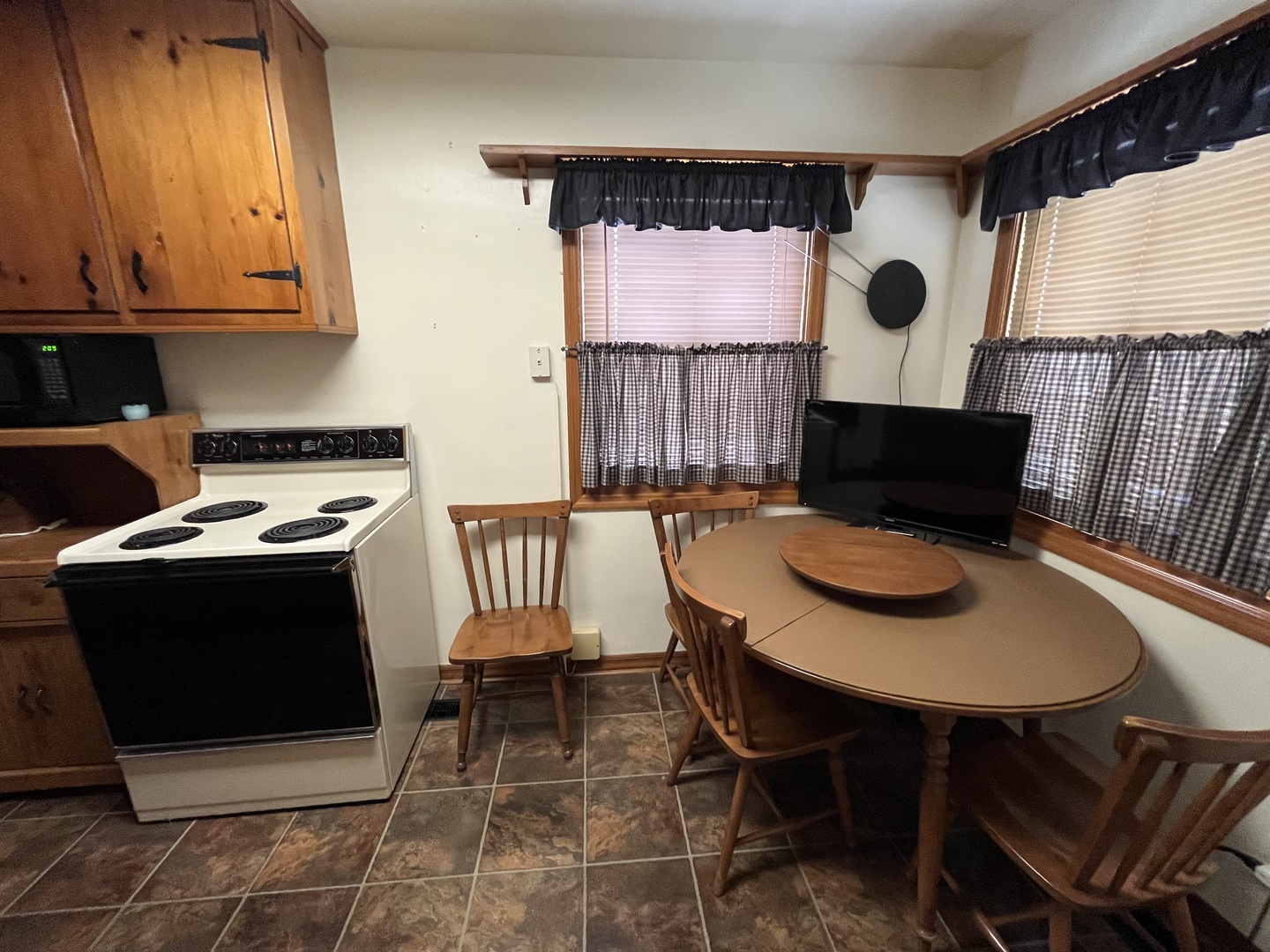 526 Edwards Street Property Photo 9