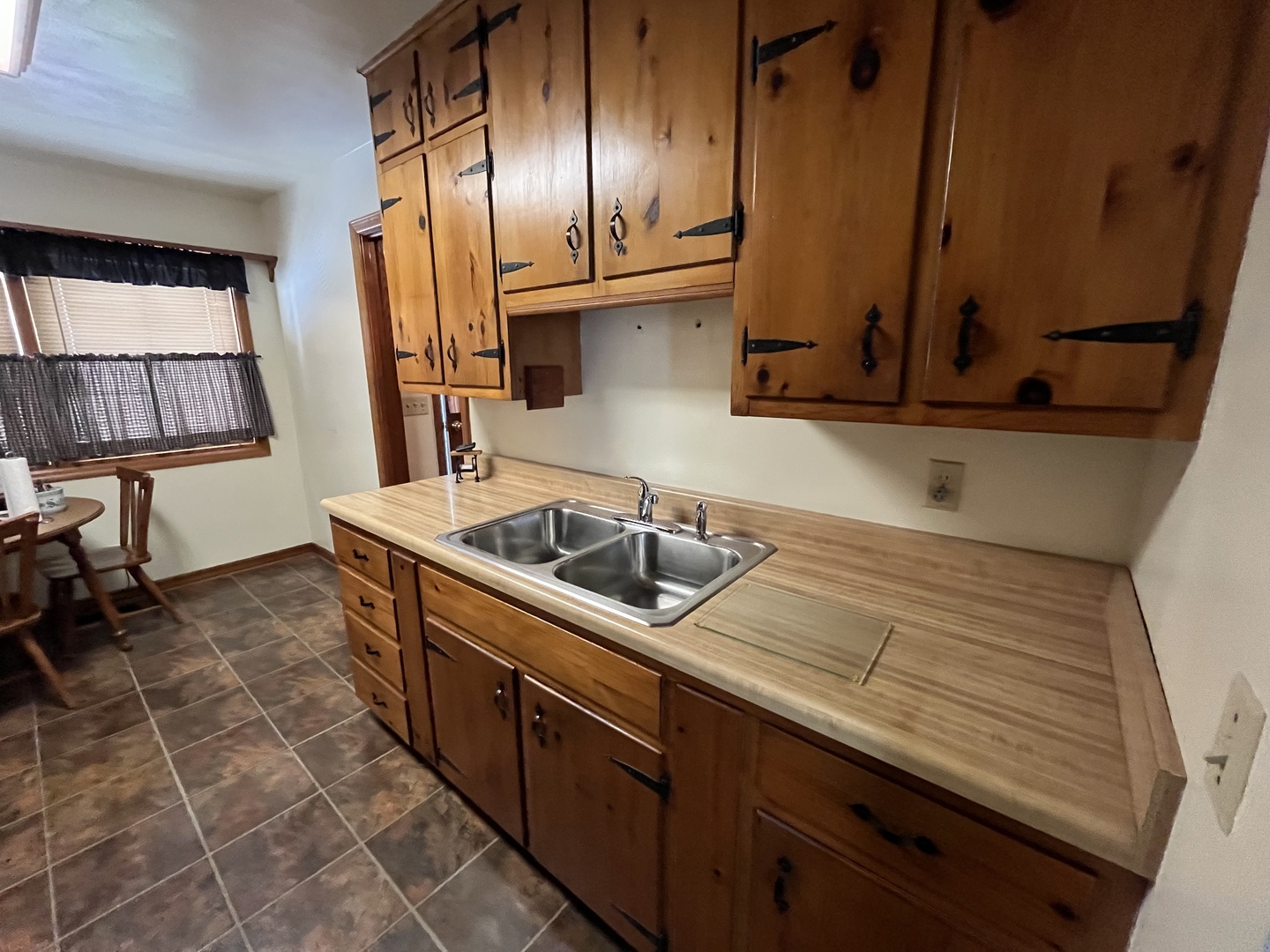 526 Edwards Street Property Photo 11