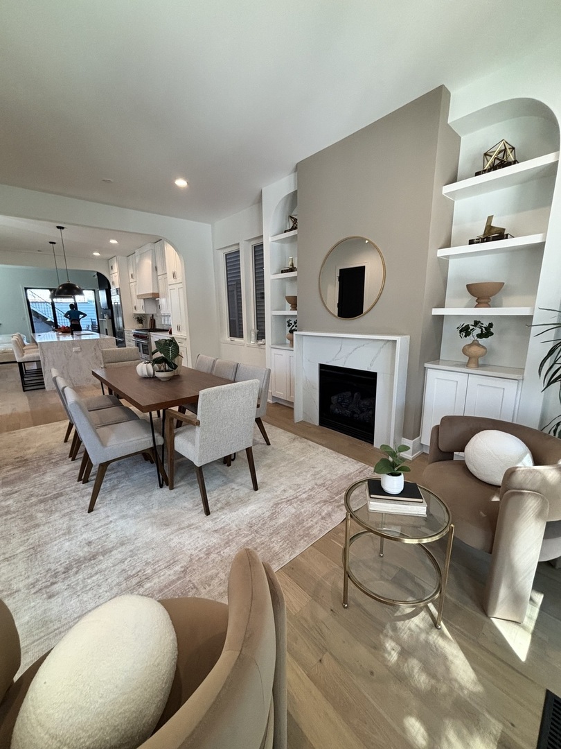 1914 N Rockwell Street Property Photo 6