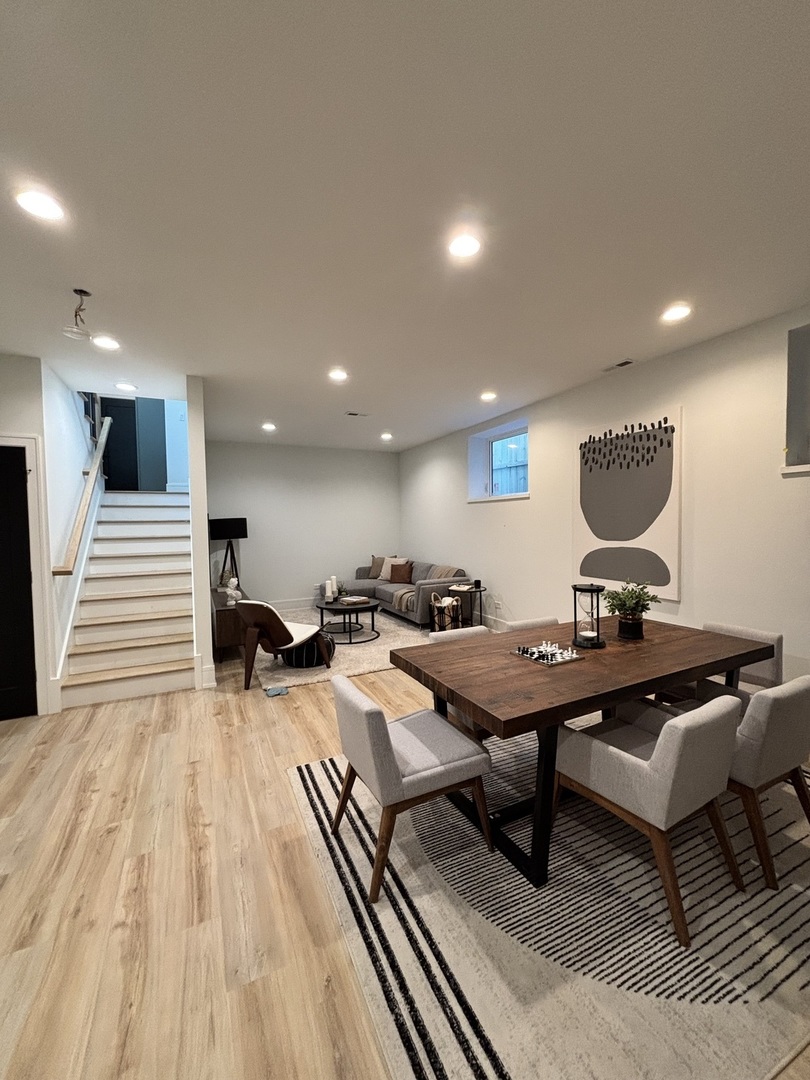 1914 N Rockwell Street Property Photo 22