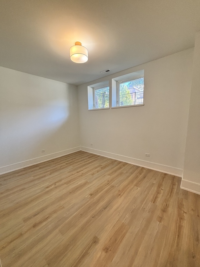 1914 N Rockwell Street Property Photo 23