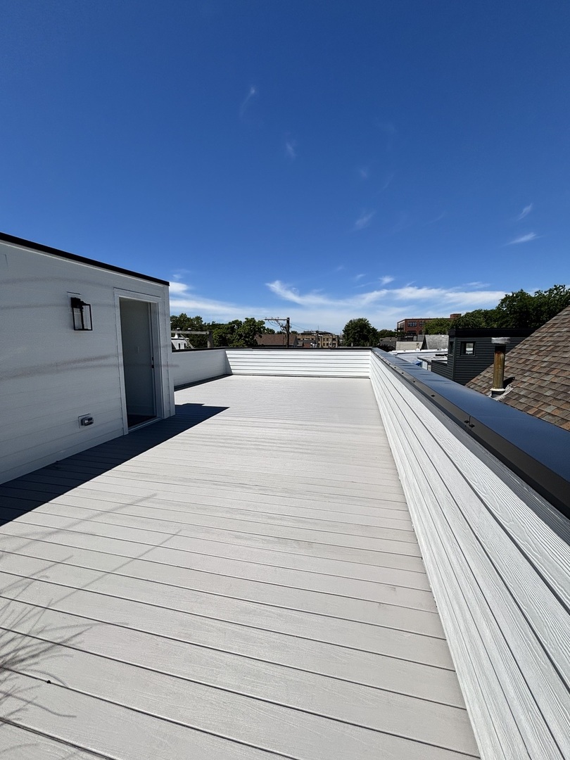 1914 N Rockwell Street Property Photo 25