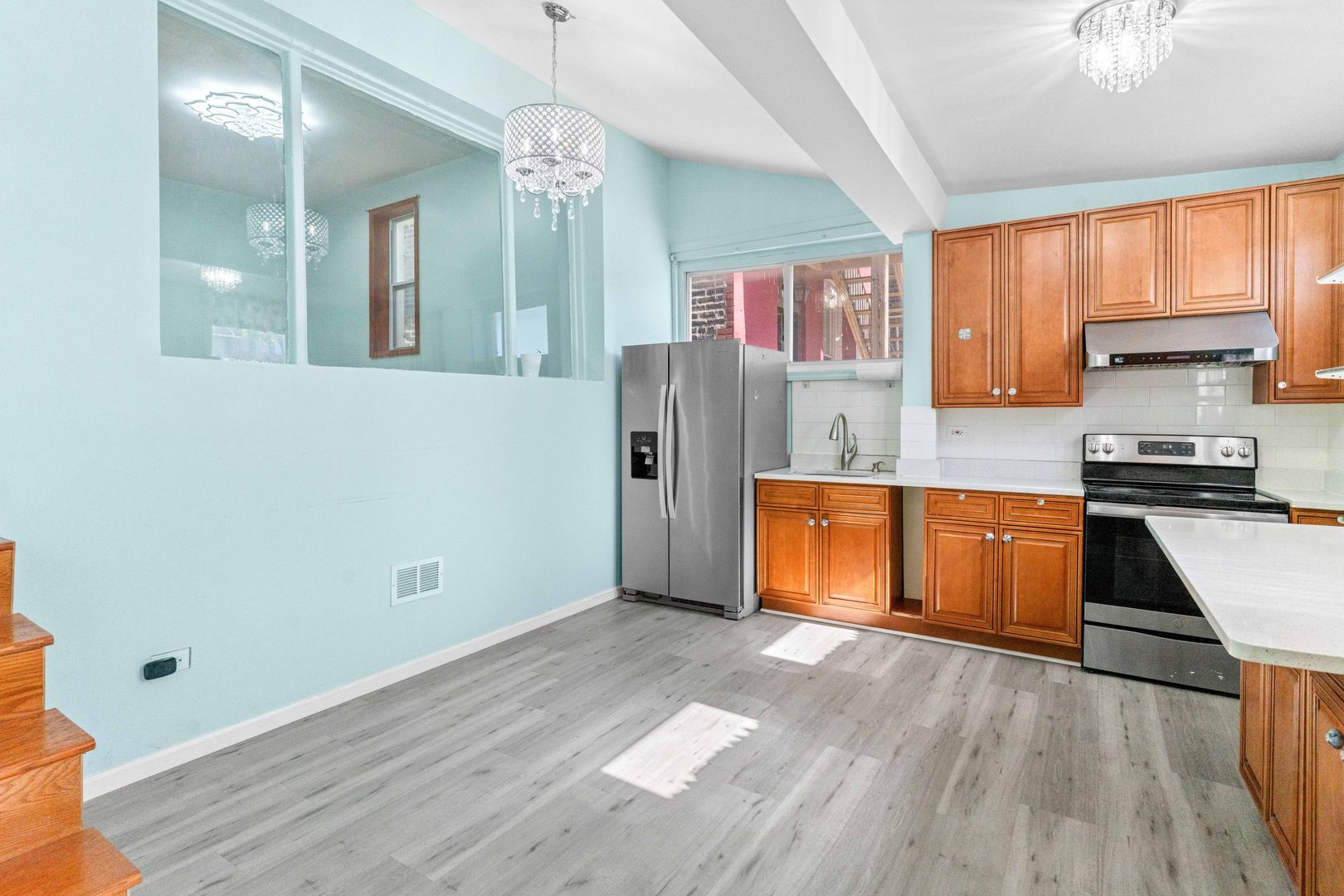 3154 S Canal Street Property Photo 4