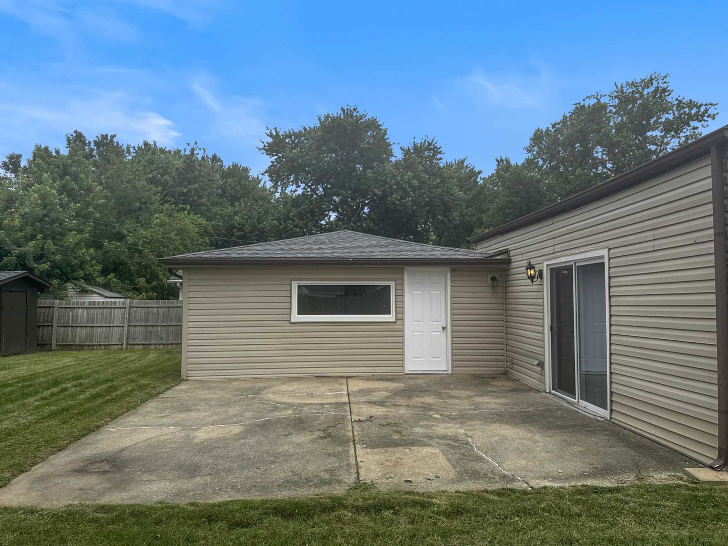 2413 Meridian Drive Property Photo 8