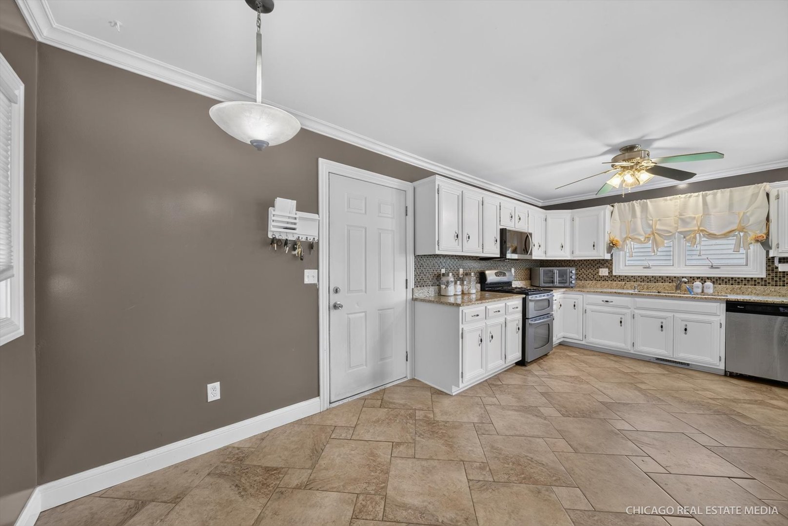 330 W Amie Avenue Property Photo 5