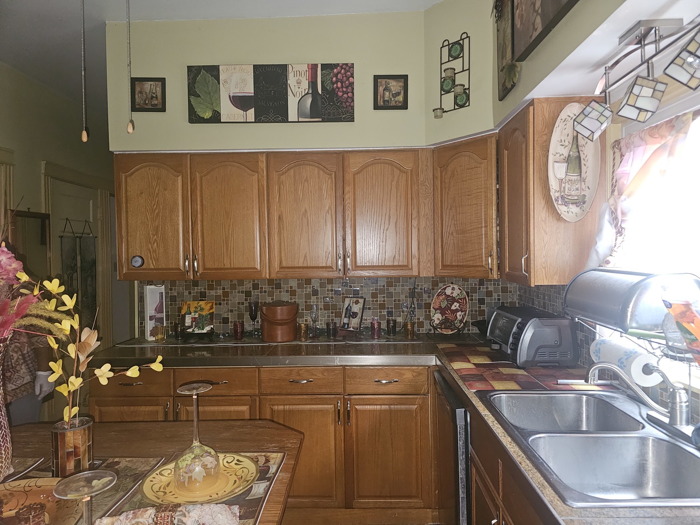 6108 S Bishop Street Property Photo 3