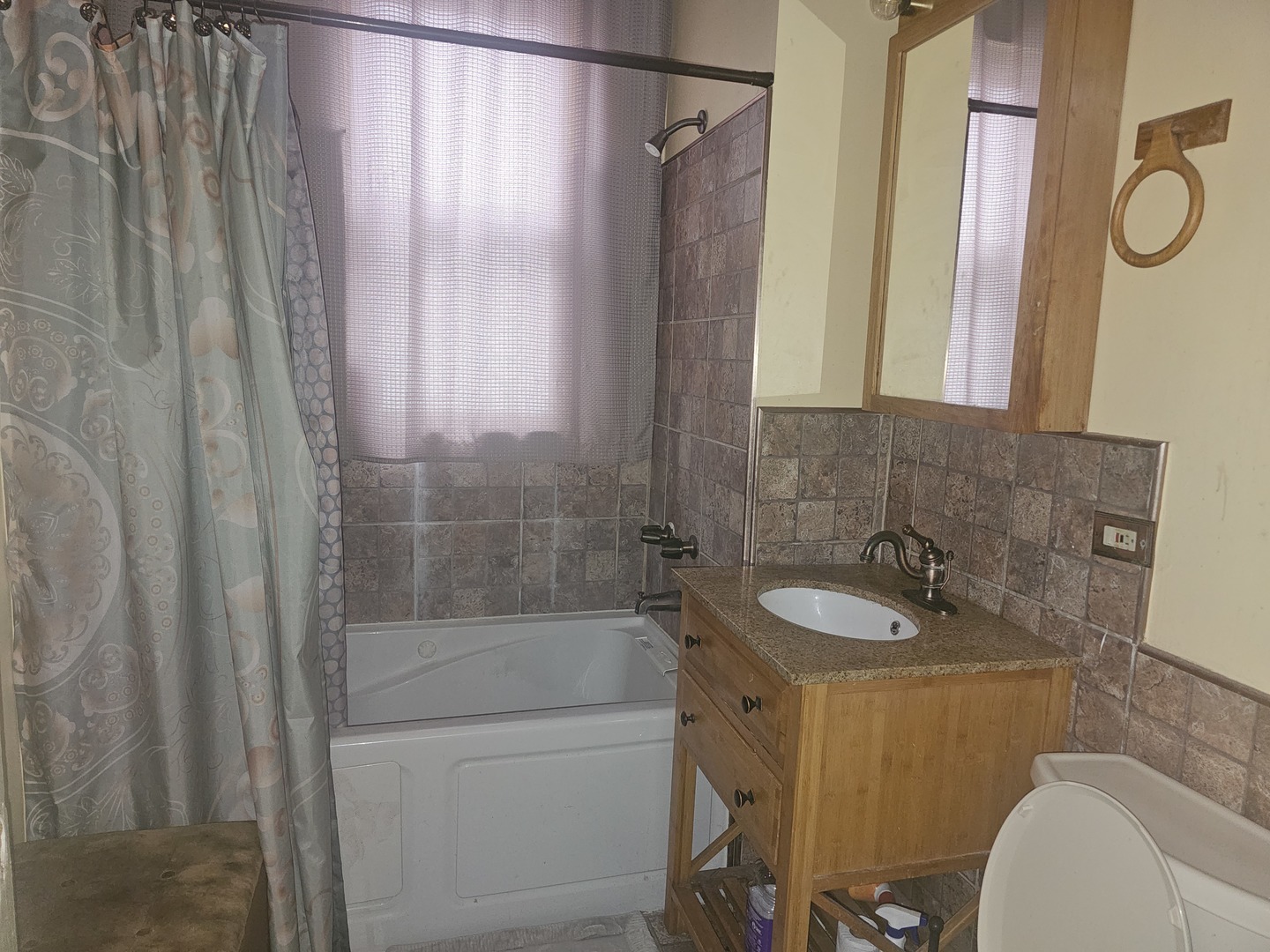 6108 S Bishop Street Property Photo 4
