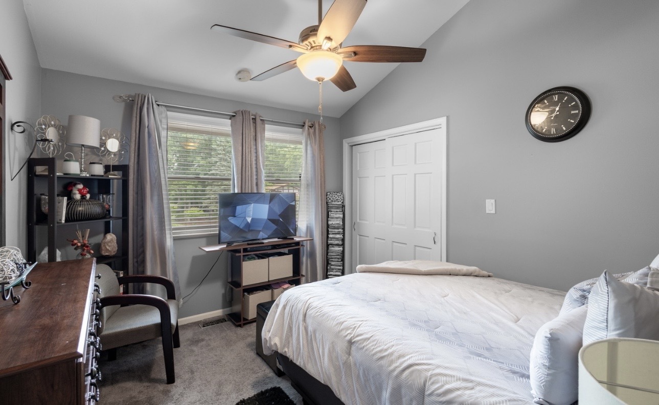 24216 S Plum Valley Drive Property Photo 17