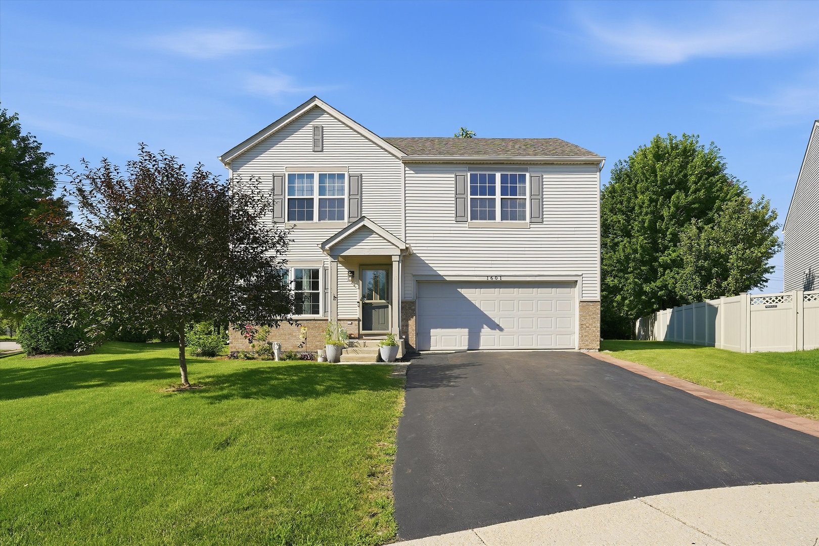 1601 Caton Ridge Drive Property Photo 1