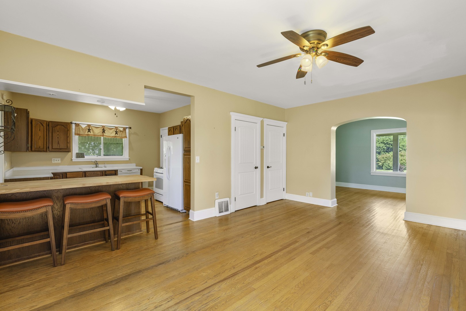 10202 Perry Road Property Photo 3