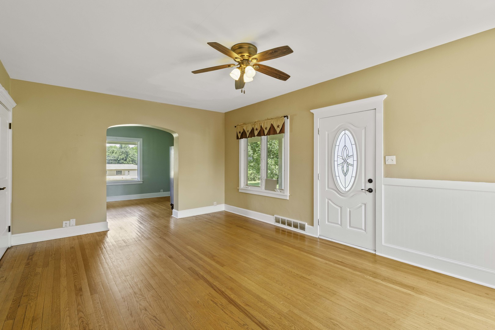 10202 Perry Road Property Photo 4