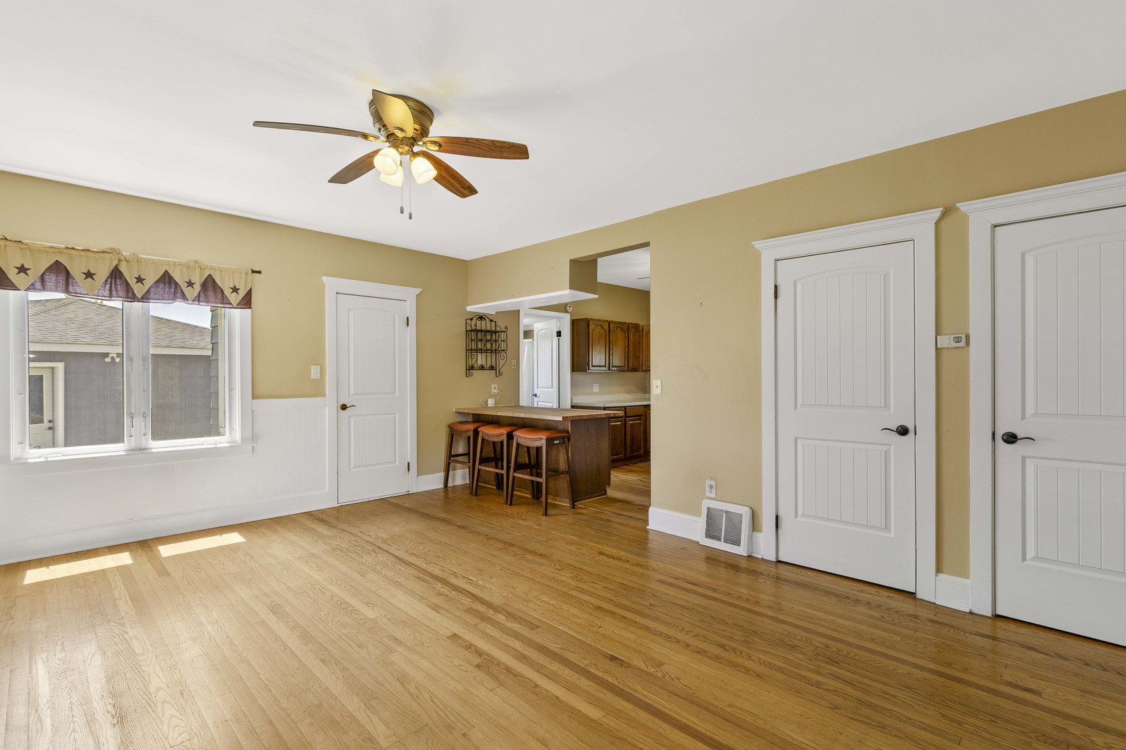 10202 Perry Road Property Photo 5