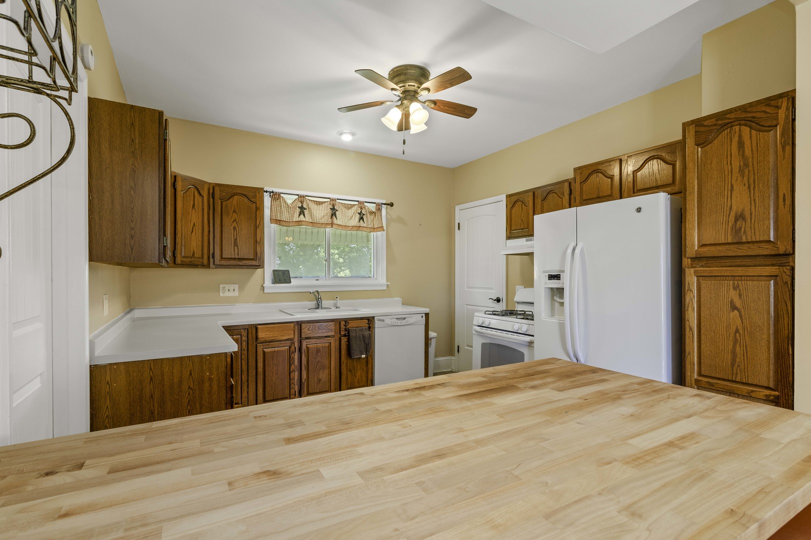 10202 Perry Road Property Photo 7