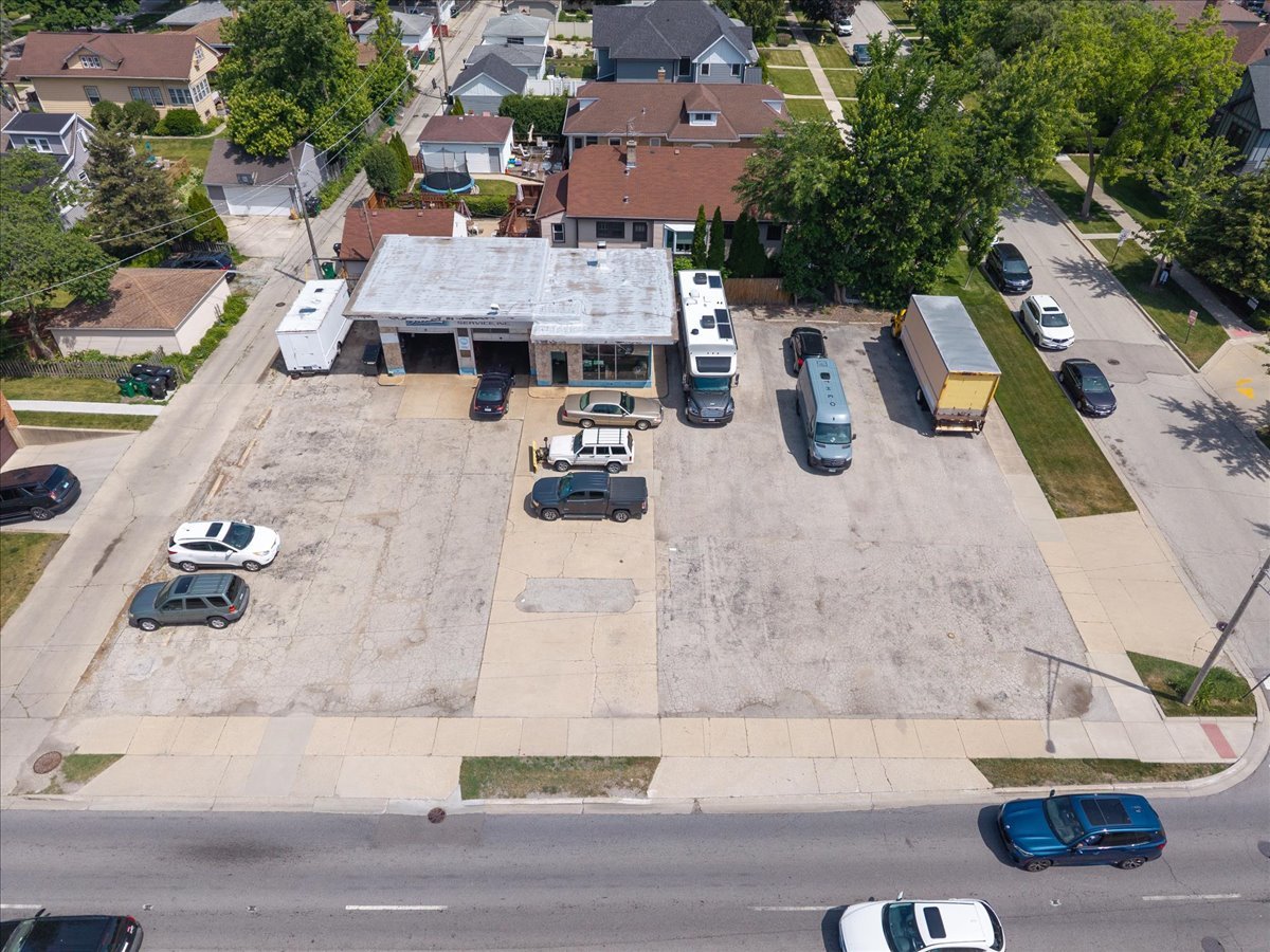 1030 W Touhy Avenue Property Photo 1