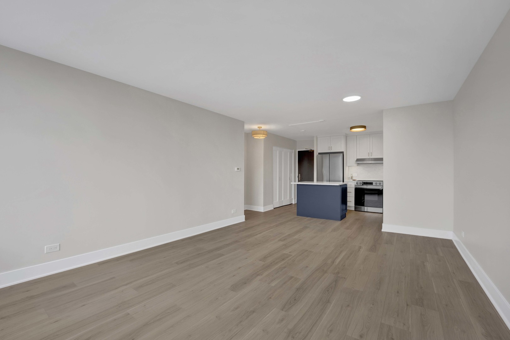 3930 N Pine Grove Avenue 1405 Property Photo 12