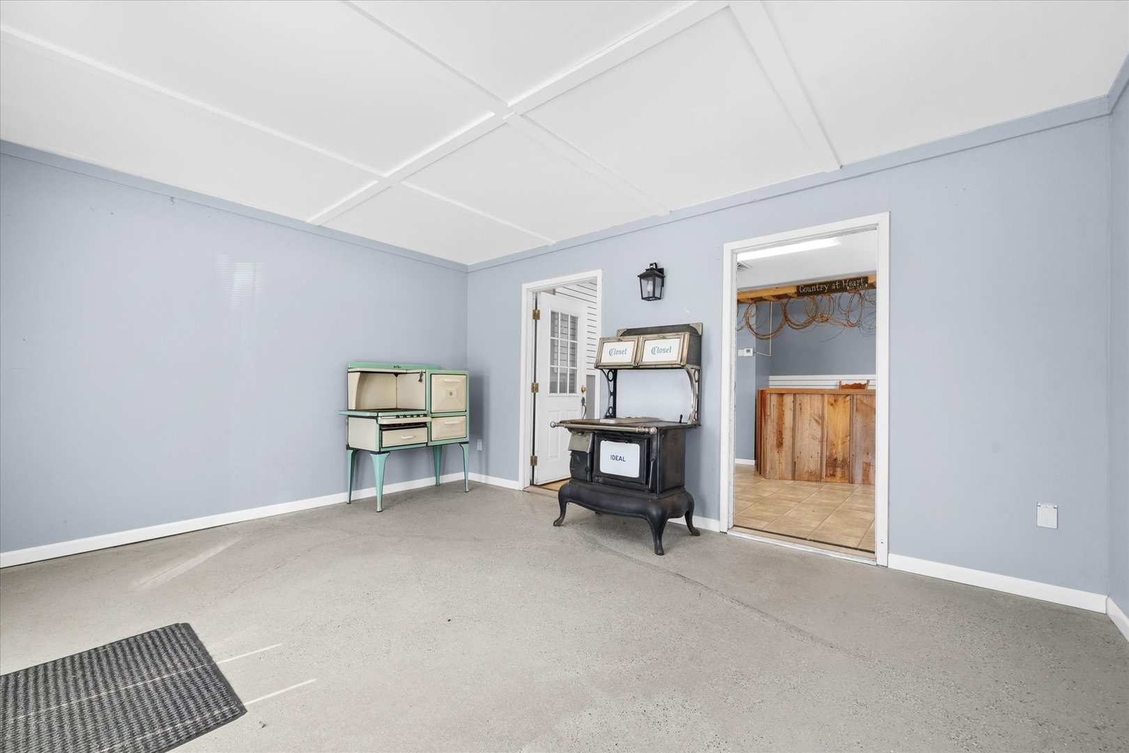 9843 Hoover Road Property Photo 6