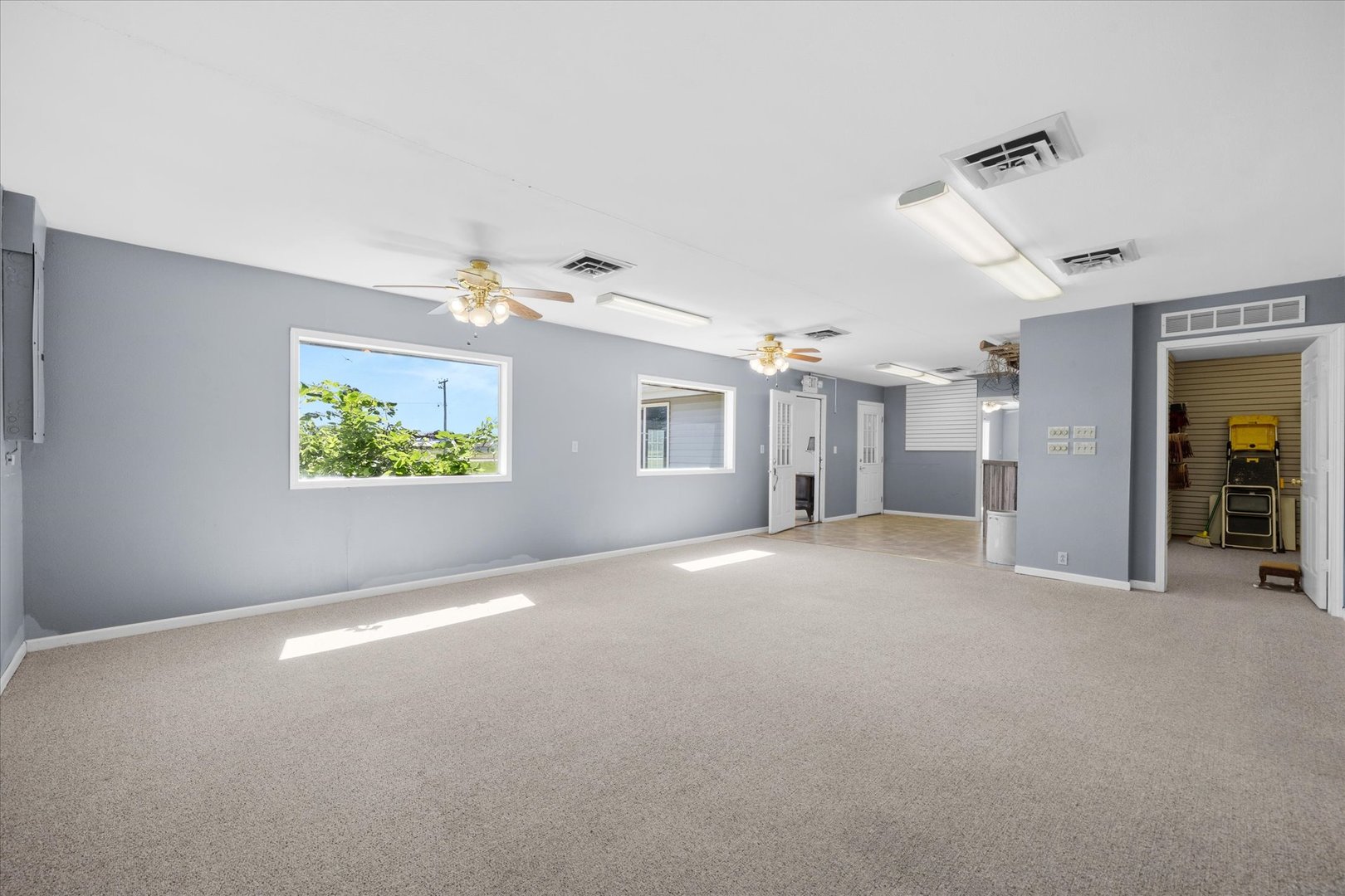 9843 Hoover Road Property Photo 7