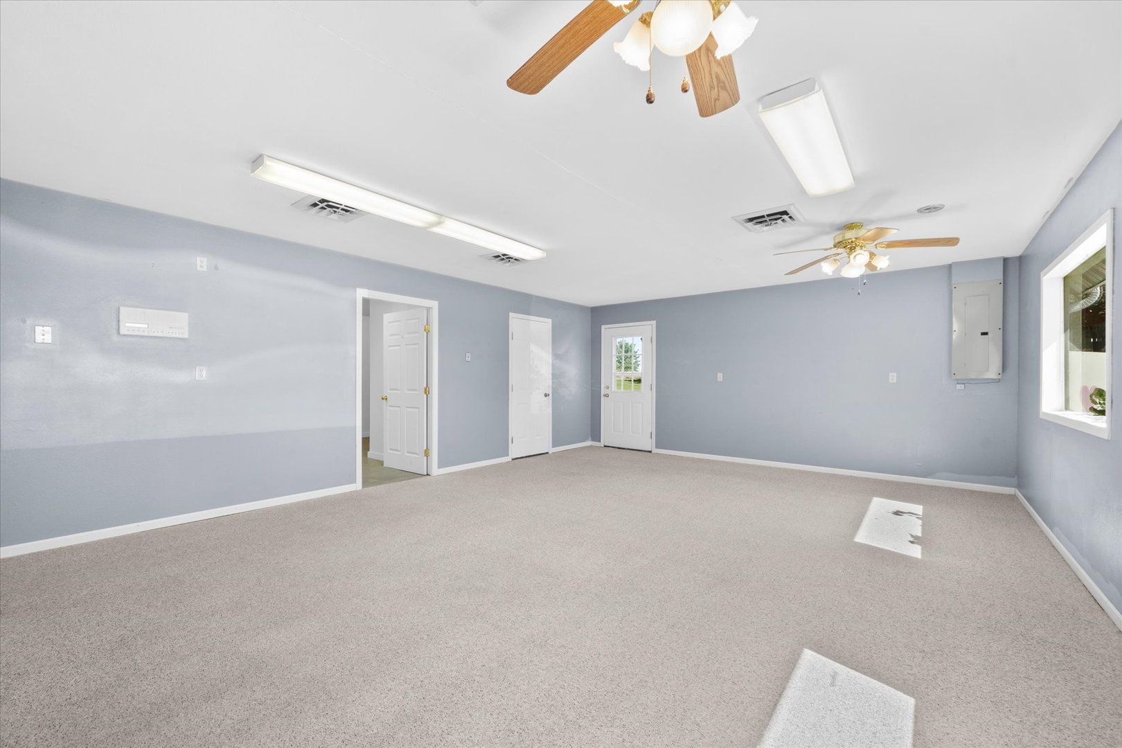 9843 Hoover Road Property Photo 10
