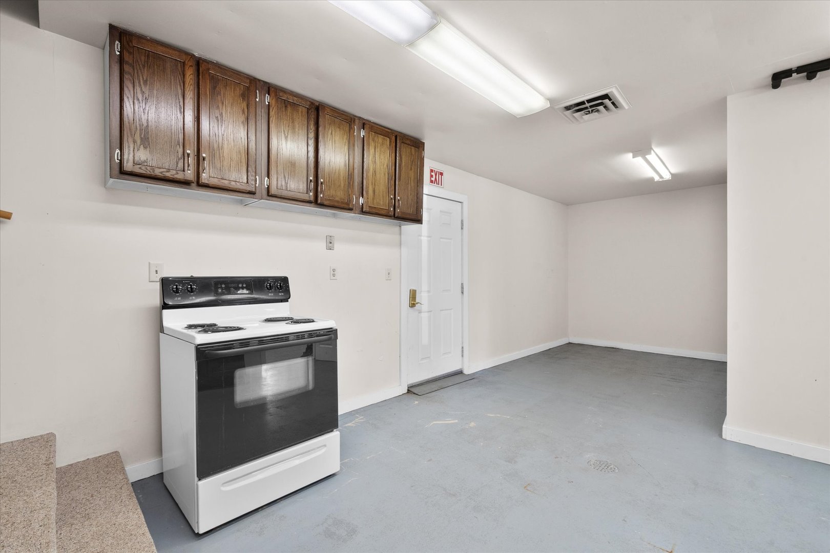 9843 Hoover Road Property Photo 15