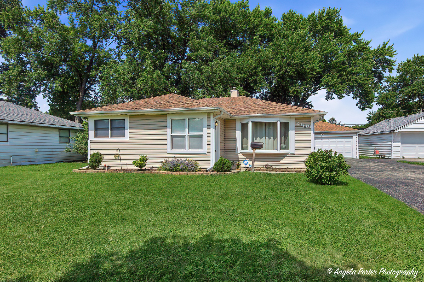 2409 Robin Lane Property Photo 1