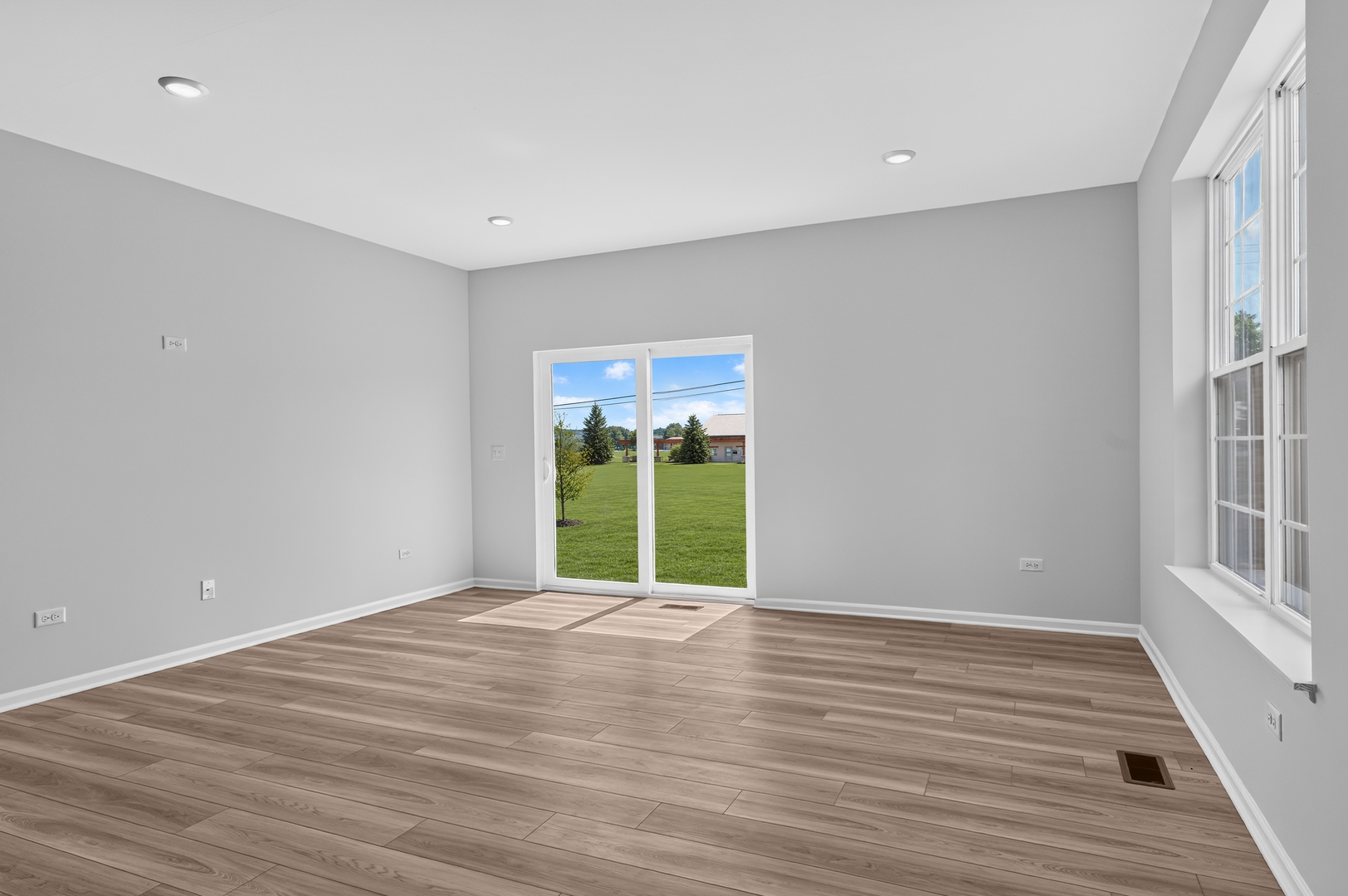 15046 S Darr Drive Property Photo 3