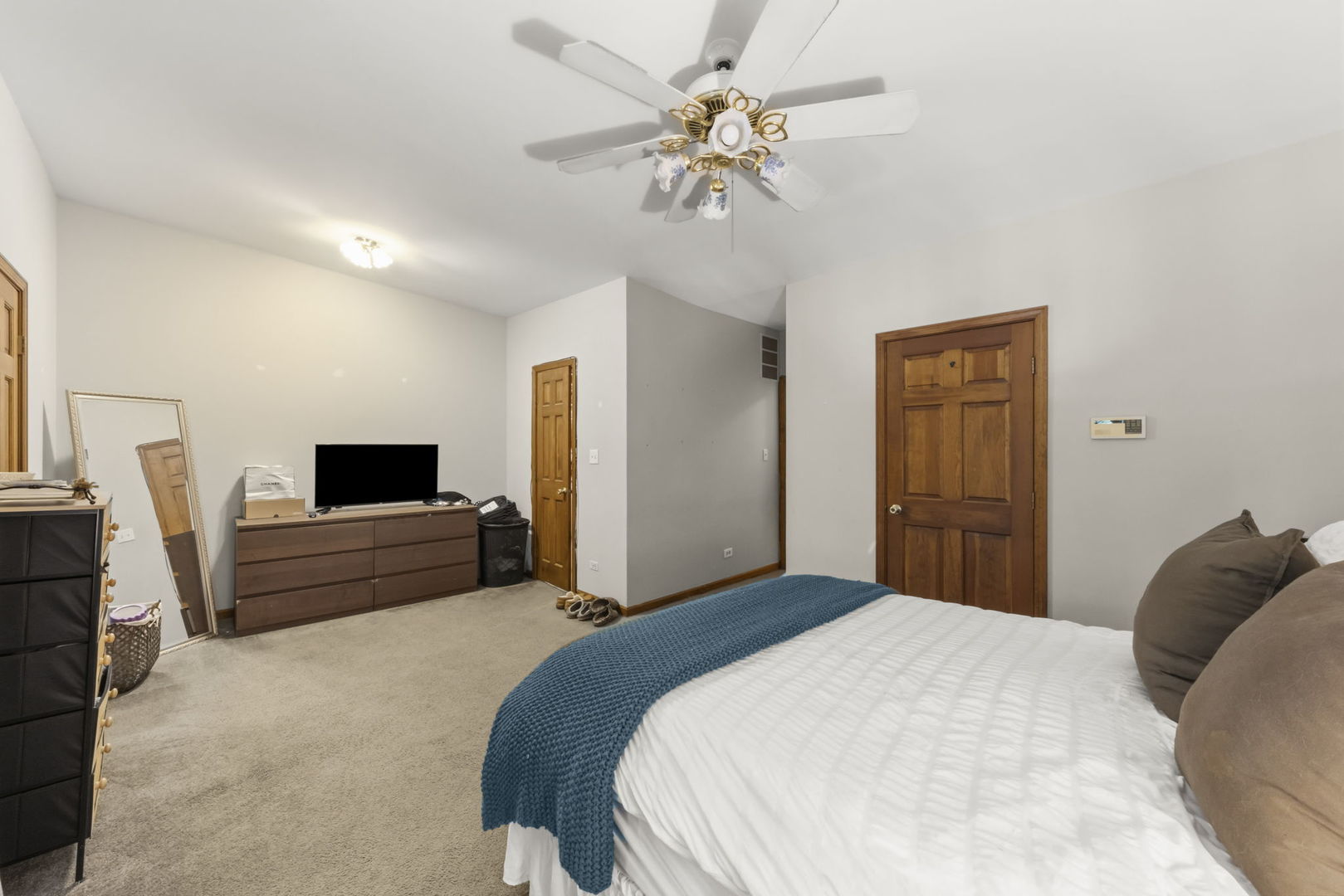 2422 N Seminary Avenue Property Photo 15