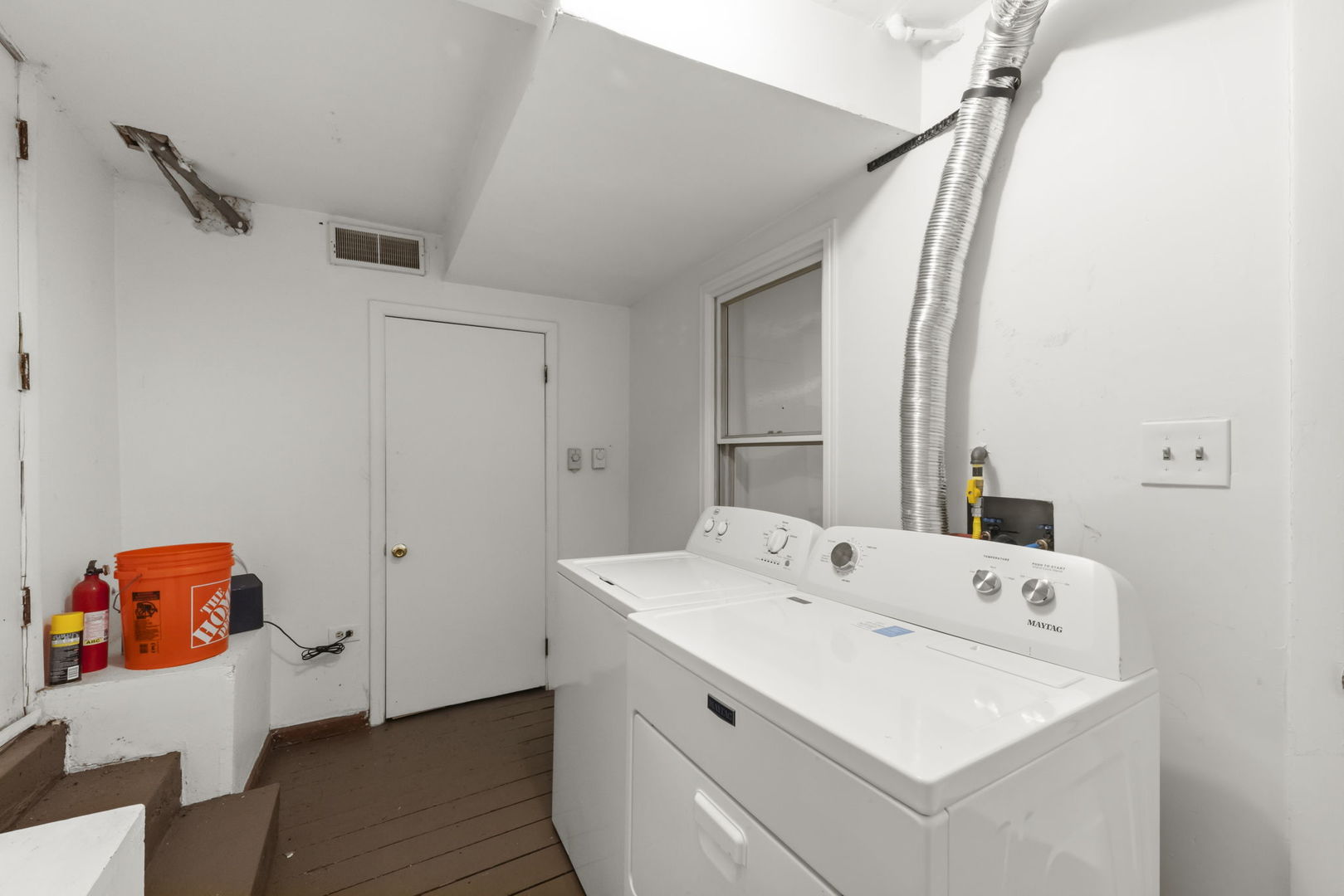 2422 N Seminary Avenue Property Photo 40