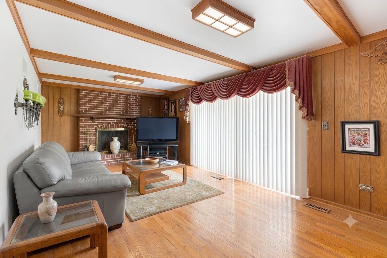 762 Oakwood Drive Property Photo 4