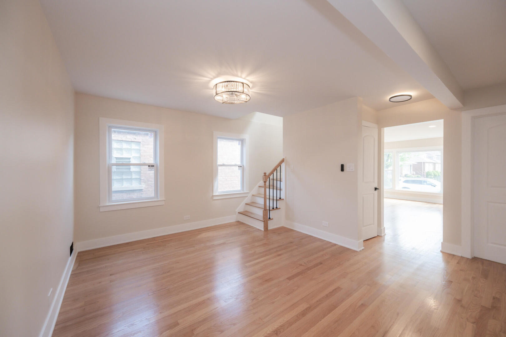 8728 S King Drive Property Photo 10