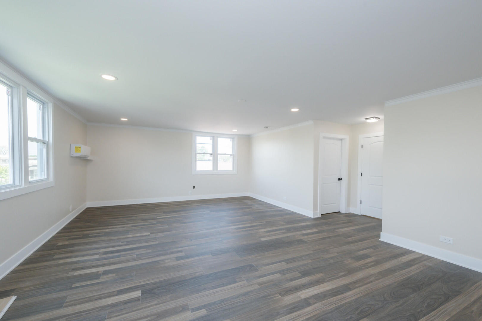 8728 S King Drive Property Photo 14