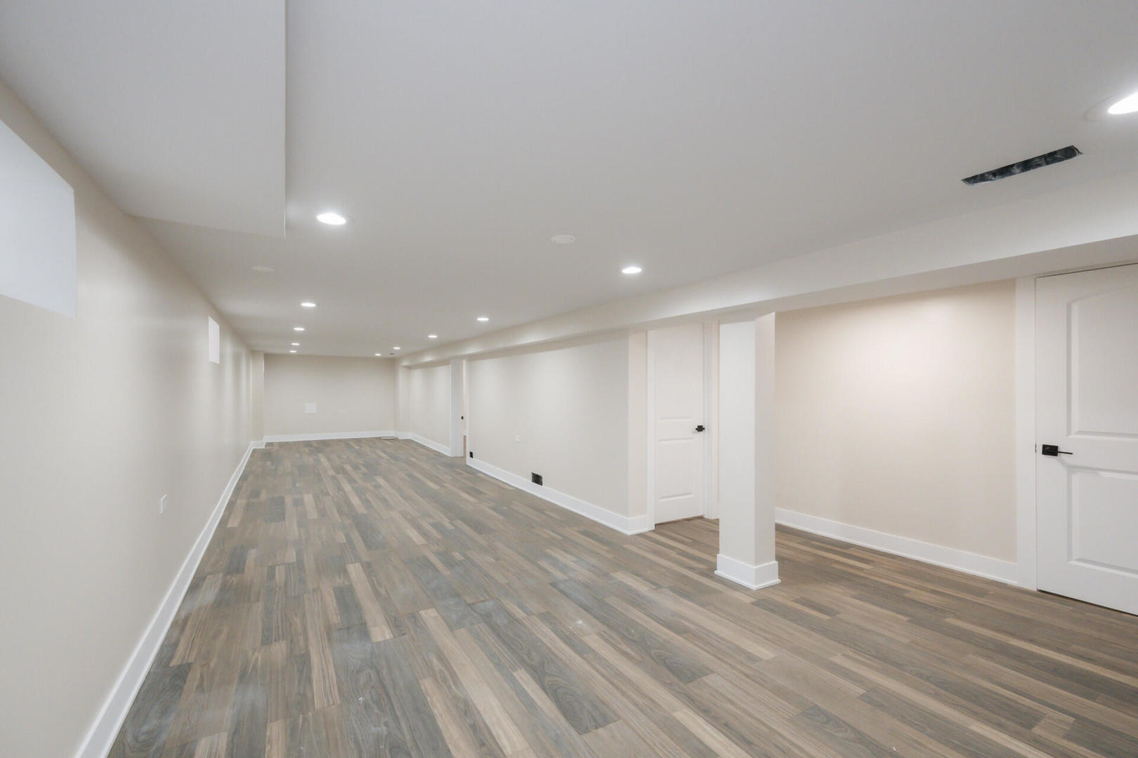 8728 S King Drive Property Photo 21