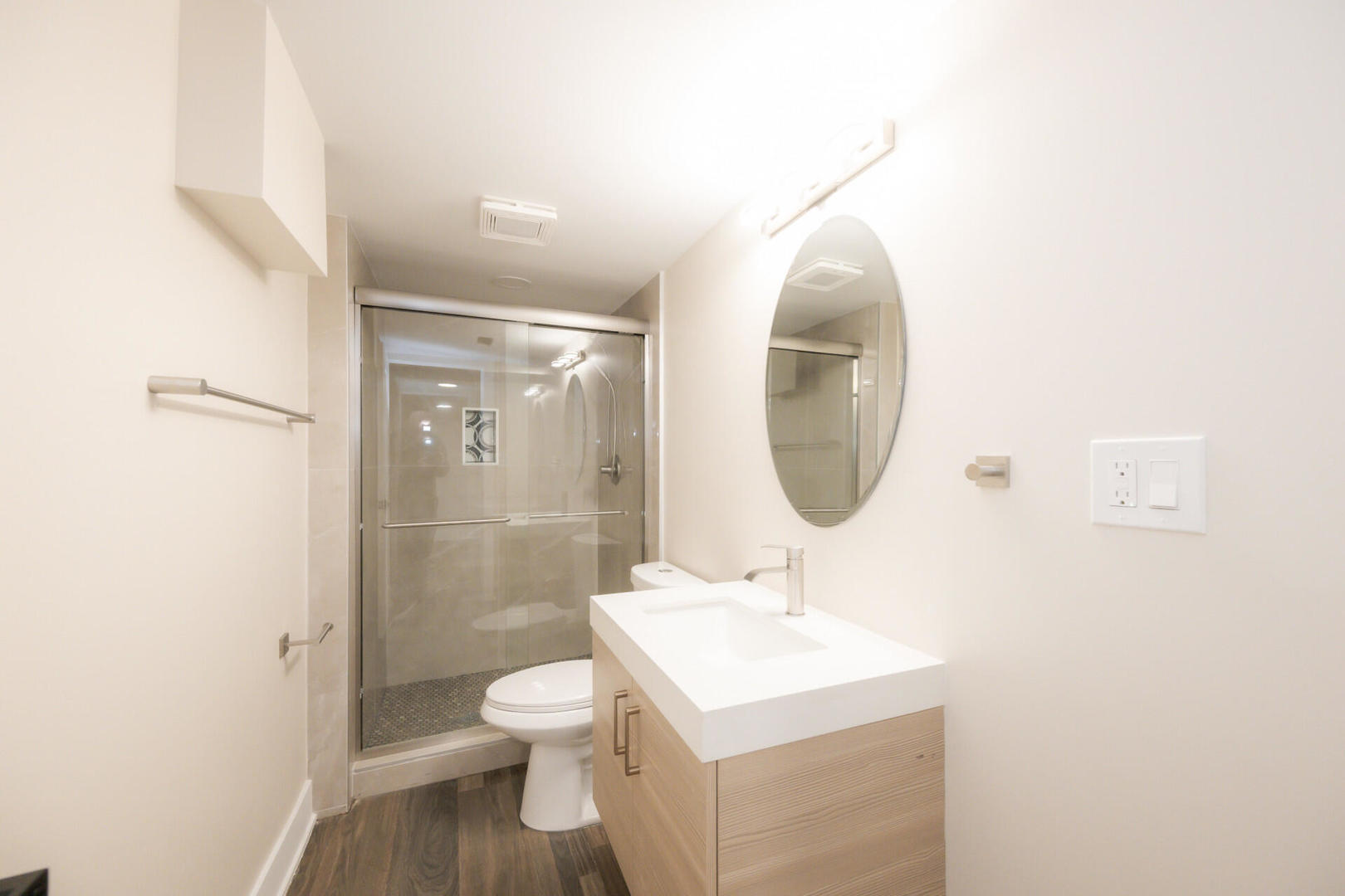 8728 S King Drive Property Photo 23