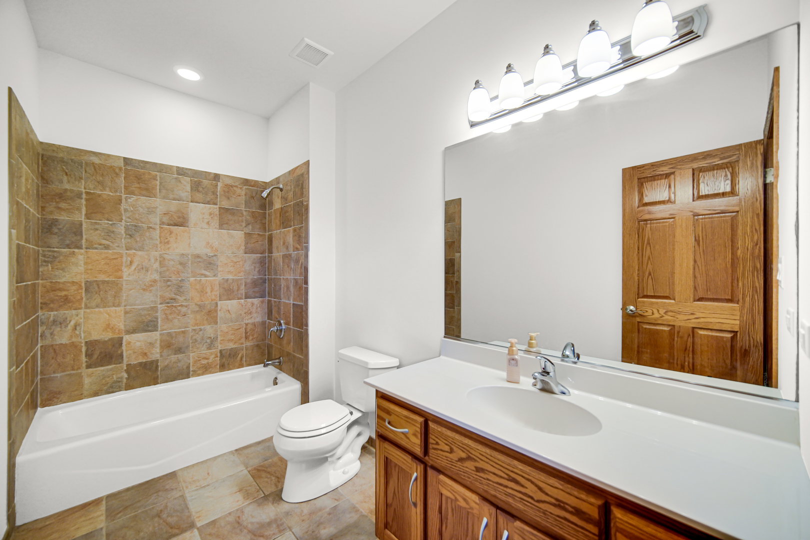 21459 Brittany Drive Property Photo 13