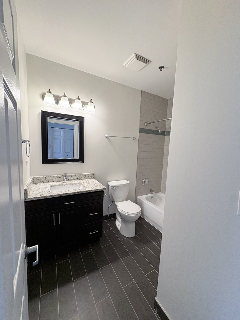 625 Deerfield Road 402 Property Photo 10