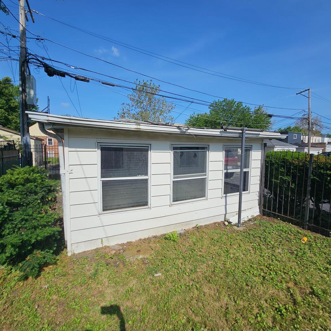 8456 S Damen Avenue Property Photo 4